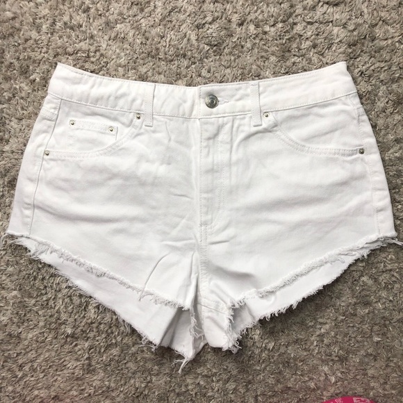 New topshop kiri cutoff denim shorts in white! - Picture 2 of 7